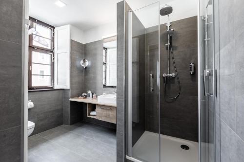 Schwan und Post Business Quarters - image 11