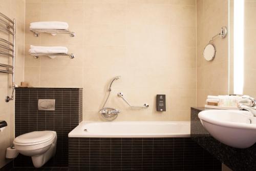 room detail thumbnail 2