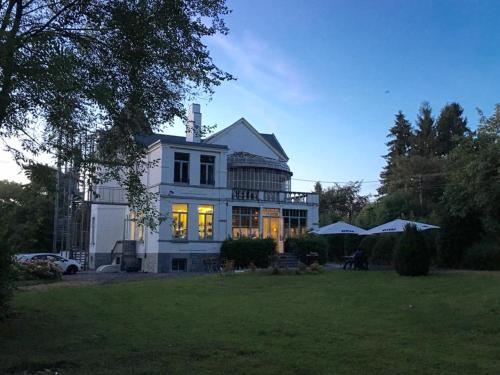  Villa Adélaïde, Pension in Chimay bei Momignies