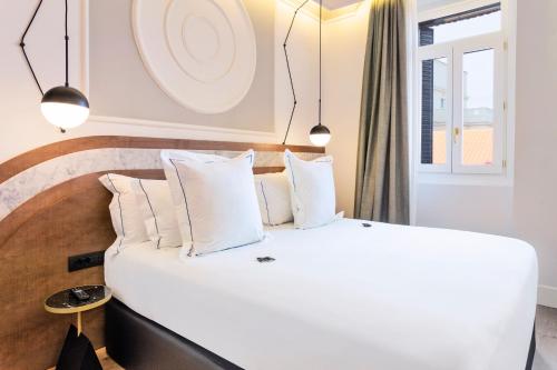 Executive Room image 6
