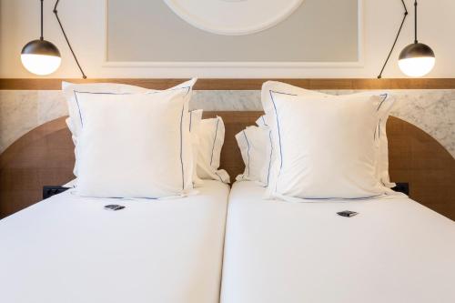 Standard Double or Twin Room image 10