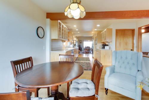 Lopez Island Agate Beach Waterfront Home - main image