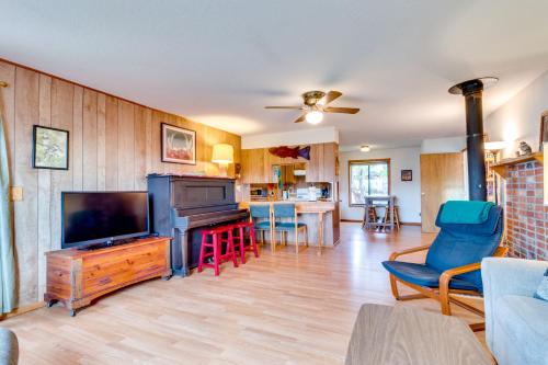 Orange Beacon House - image 2