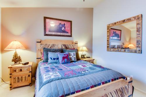 Lorees Riverview - main image