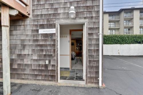 Flounder's Crib Condo - image 3