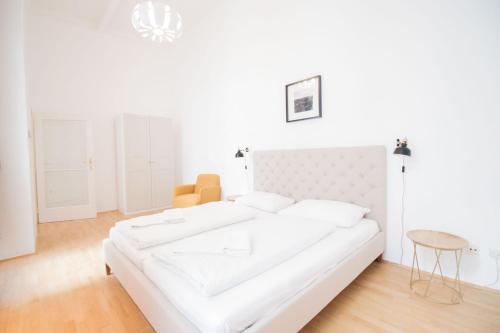 HeyMi Apartments Hoher Markt - image 11