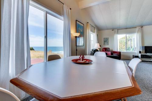 Driftwood Cottage - main image