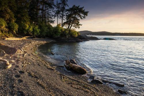The Beach House on Lopez Island - main image