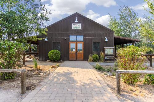 44 Tennis Village - image 3