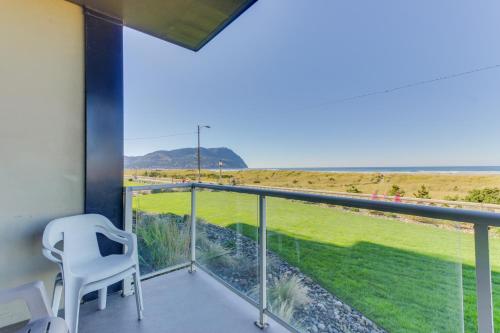 Sand & Sea: The Lewis & Clark (104) - image 2