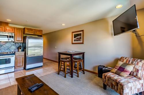Cabana Condos: Copachelana (#10) - image 2