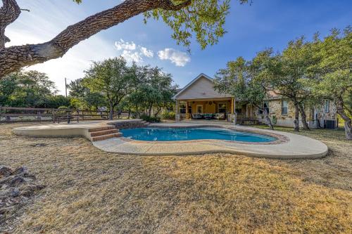River Mountain Retreat in Wimberley, USA