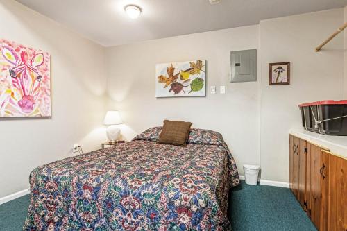 Captain's Quarters - main image