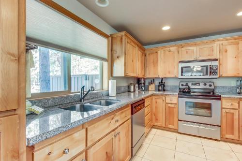 Lava Top Lane 05 | Discover Sunriver - image 4