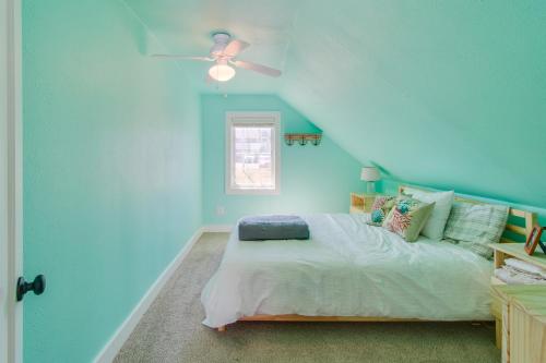 Rockaway Beach Bungalow - image 9