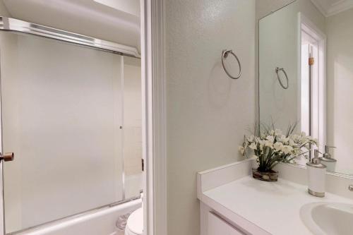 Huntington Lake Condo 115 - image 4