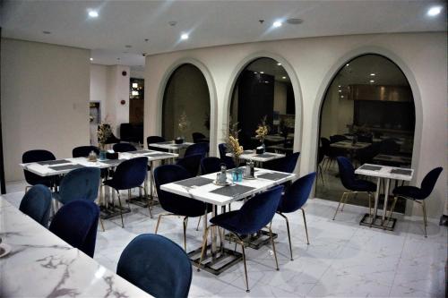 Restaurant, CREVICE HOTEL near Tribu K Mindanawan