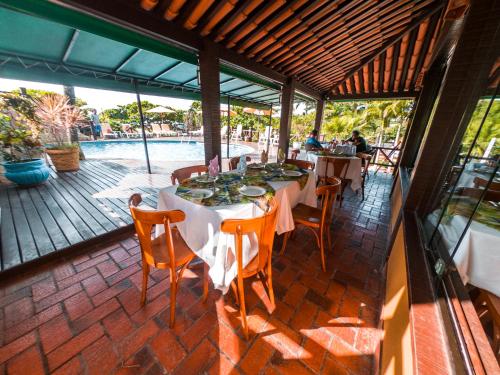 restavracija, La Boheme Hotel e Apart Hotel in Azeda & Azedinha Beaches