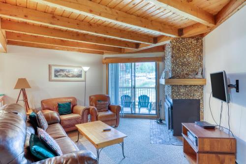 Treehouse 206F in Silverthorne, USA