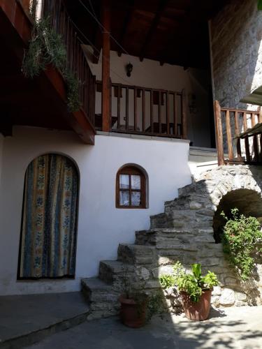 Entrance, Hostel Mangalem in Berat