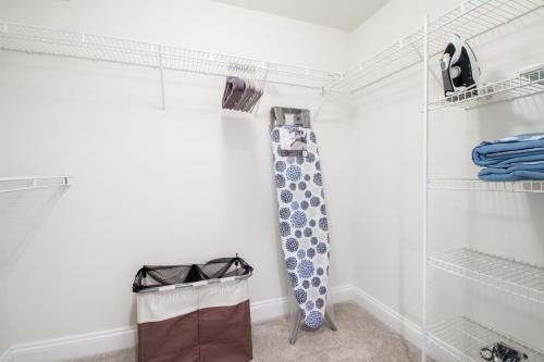 Heaven On Baltimore Downtown Fully Furnished Apartments