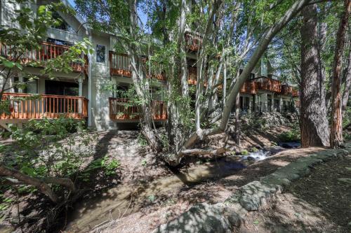 Creekside Retreat & Sierra Townhome