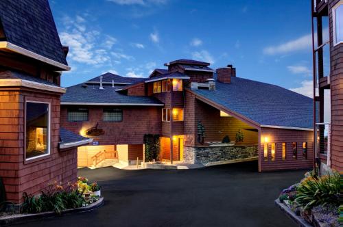 Hallmark Resort in Cannon Beach