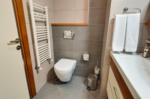 Upart Home - image 10