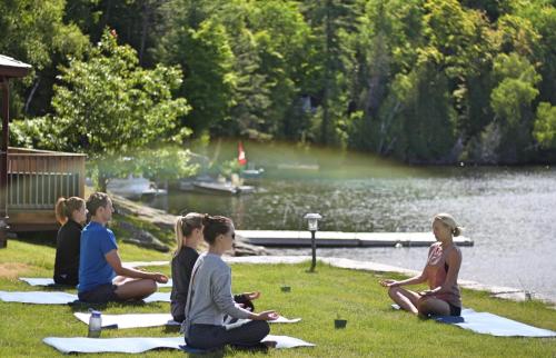 The Trace at Oak Lake (19+) Room Type - Queen Studio