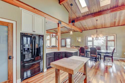 Cascadia Tree House - image 9