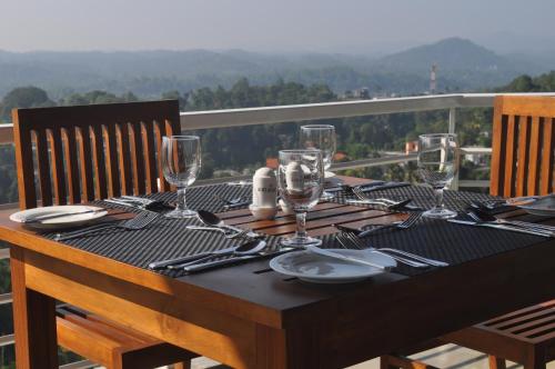 Amaara Sky Hotel Kandy - image 2