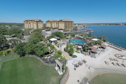 Horseshoe Bay Hideaway - image 3