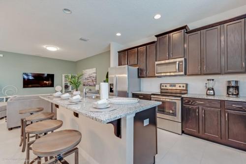 1545Carey Townhouse - image 3