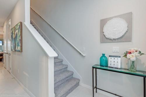 1545Carey Townhouse - image 4