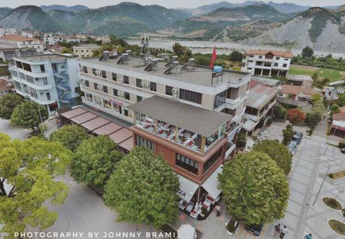 Hotel Tomorri