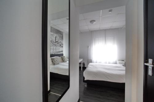 Hotel Zeespiegel - image 7