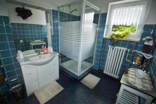 Haus Rehblick FeWo-EG-1 269m von Hilfe-Gottes-Teich-Weg entfernt