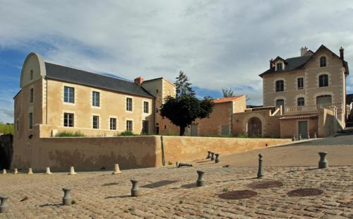 Наличие на забележителност наблизо, Les 3 Vallées (Les 3 Vallees) in Saint-Florent-le-Vieil