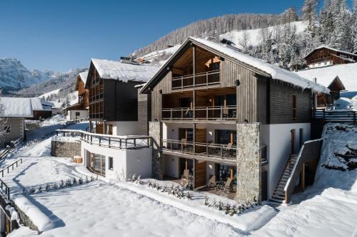 Les Dolomites Mountain Lodges