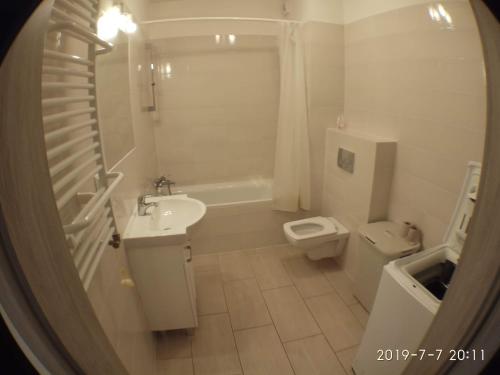 1090 Śmiałego 38 - Tanie Pokoje w Apartamencie - samodzielne zameldowanie - self check in