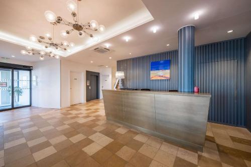 大堂, Les Flots - Hôtel et Restaurant face à l'océan - Châtelaillon-Plage (Les Flots - Hotel et Restaurant face a l'ocean - Chatelaillon-Plage) in 沙泰萊隆普拉格