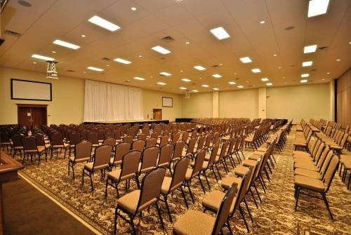 Montcler Hotel & Conference Center, Trademark by Wyndham - 편의 시설/서비스