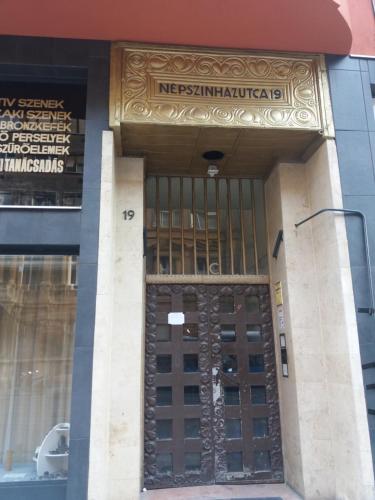 FREE GARAGE!!! Downtown apartment near the NEW YORK coffee house - image 14