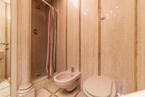 Unique opportunity to live in a Renaissance palace - AC/WI-FI - image 10