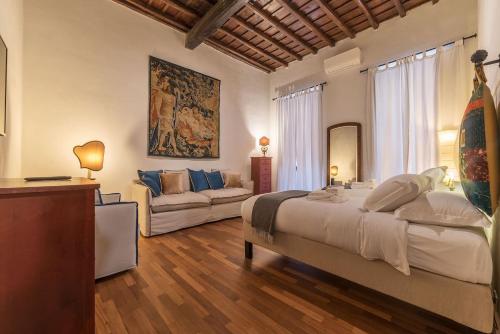 Unique opportunity to live in a Renaissance palace - AC/WI-FI - main image