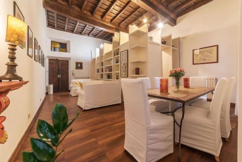 Unique opportunity to live in a Renaissance palace - AC/WI-FI - image 3
