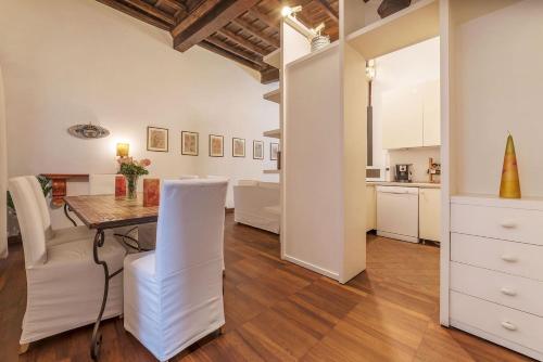 Unique opportunity to live in a Renaissance palace - AC/WI-FI - image 12
