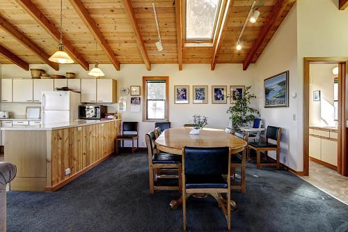 Noyes Retreat - image 7