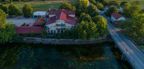 Motel Most, Ljubuški