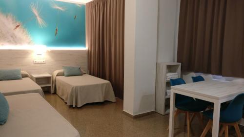 Aparthotel Las Mariposas - image 3